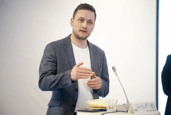 Kryeministri i Groenlandës: Ishulli nuk mund të blihet!