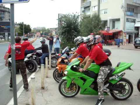 Sa të rinj shqiptarë festonin nëpër botë?